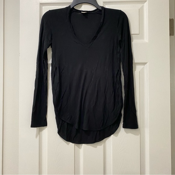 Artizia Wilfred Tulip Hem V Neck Long Sleeve Top - Picture 1 of 7